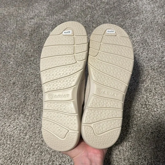 NWT- Ariat Hilo women’s casual shoes (8.5) - Picture 4 of 4